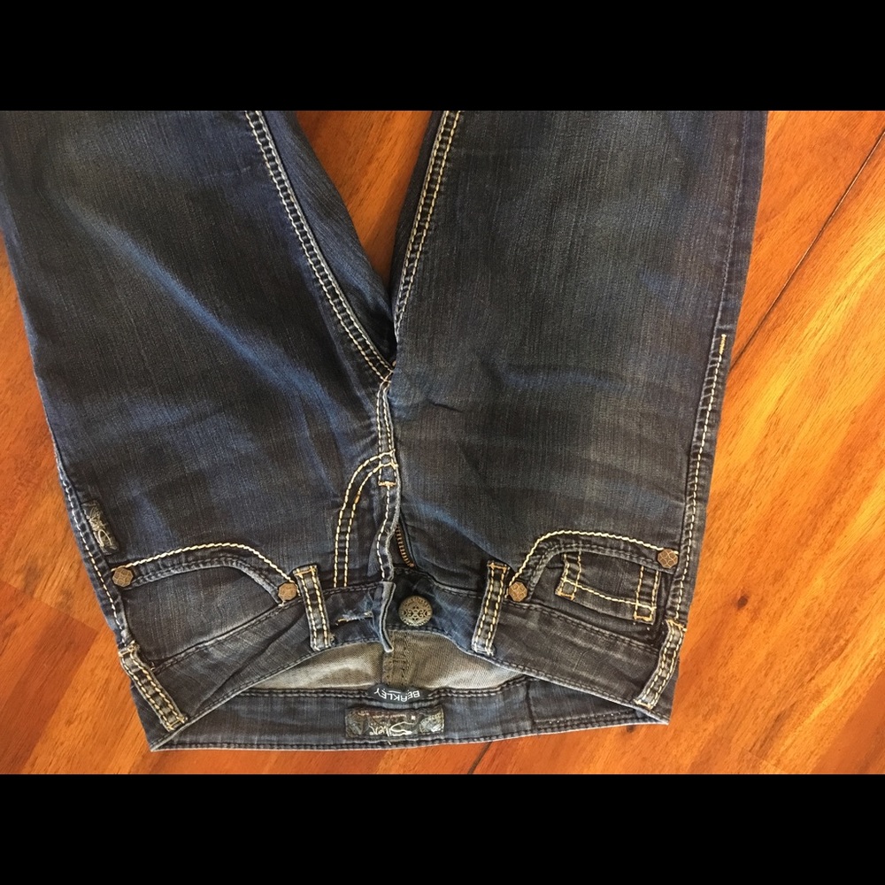 Jeans - Picture 2 of 3